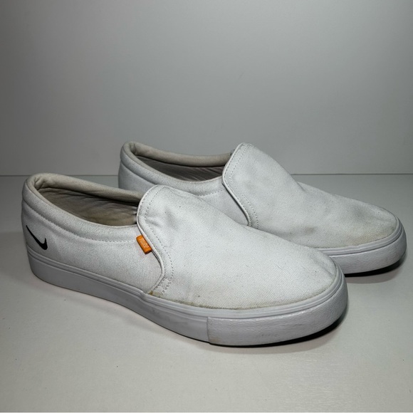 Nike Shoes - Nike Court Royale Sneaker Women's 9 White AC SLP BQ9138-100 Used